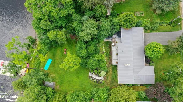 211 Hunters Bay Drive