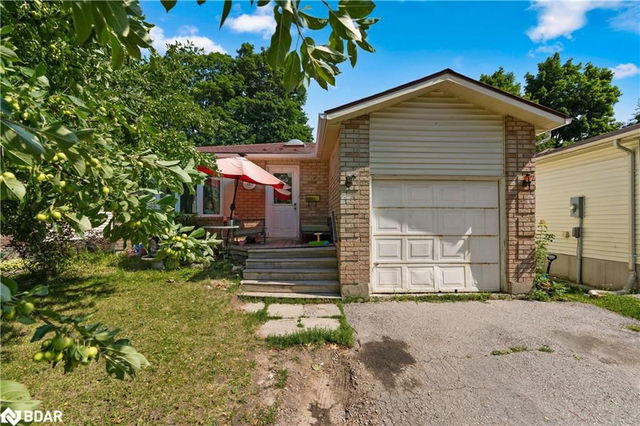 153 Hickling Trail
