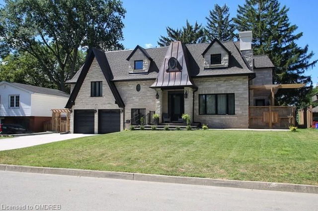 375 Arden Crescent