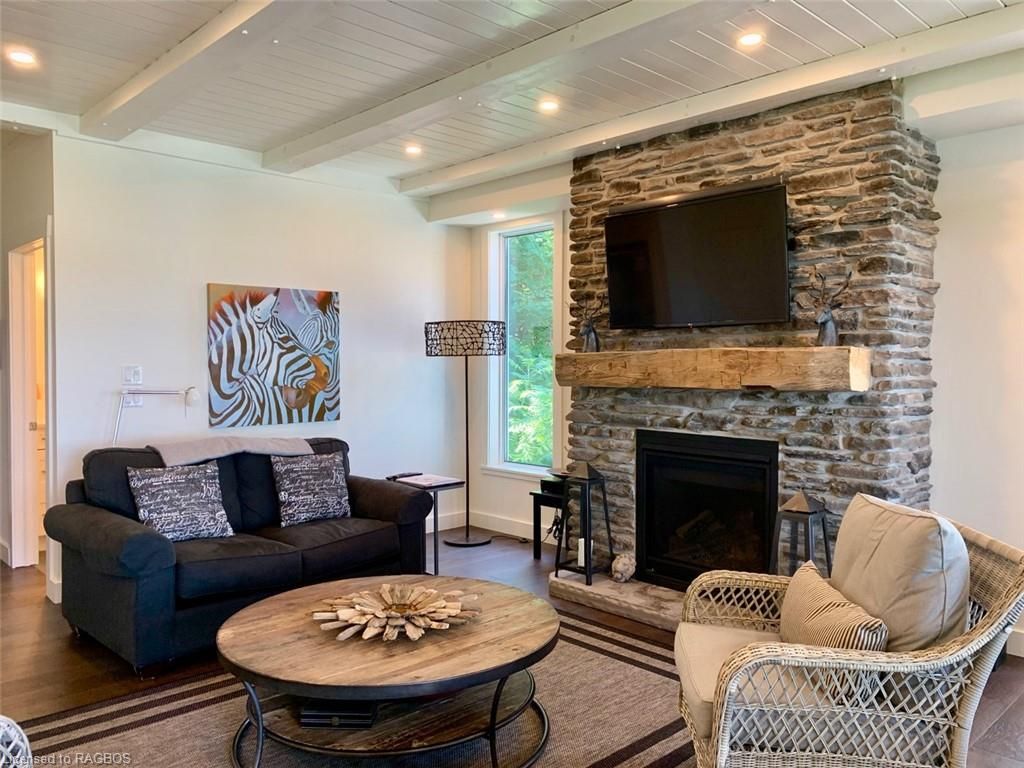 Single Family Residence sold at 34 Moore Street, Lions Head, ON, N0H 1W0 - Northern Bruce Peninsula - MLS: 40306274