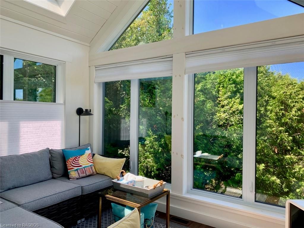 Single Family Residence sold at 34 Moore Street, Lions Head, ON, N0H 1W0 - Northern Bruce Peninsula - MLS: 40306274