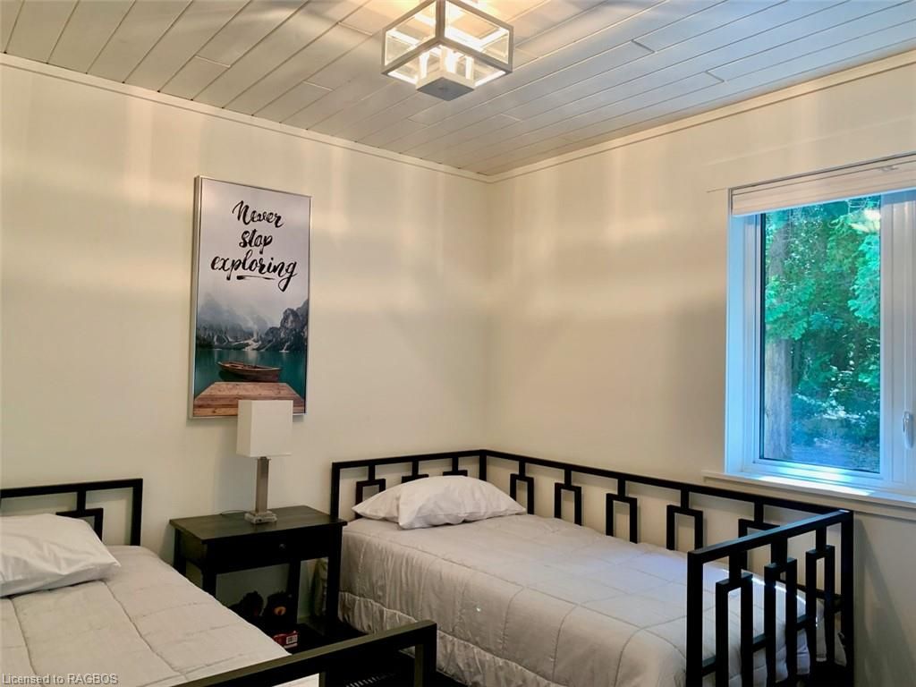 Single Family Residence sold at 34 Moore Street, Lions Head, ON, N0H 1W0 - Northern Bruce Peninsula - MLS: 40306274