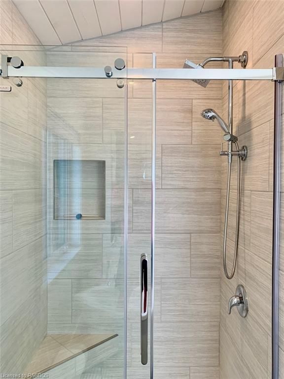 Single Family Residence sold at 34 Moore Street, Lions Head, ON, N0H 1W0 - Northern Bruce Peninsula - MLS: 40306274