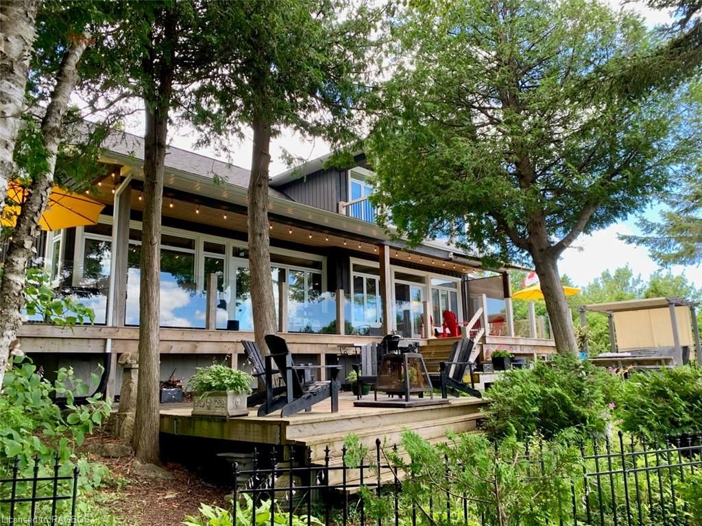 Single Family Residence sold at 34 Moore Street, Lions Head, ON, N0H 1W0 - Northern Bruce Peninsula - MLS: 40306274