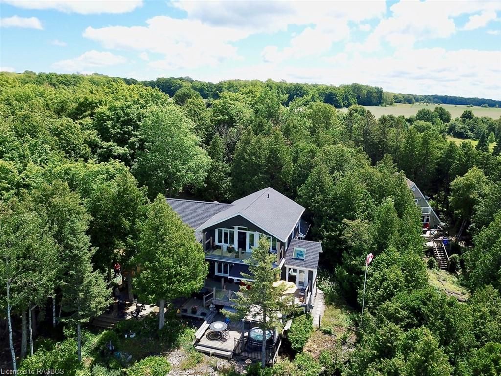 Single Family Residence sold at 34 Moore Street, Lions Head, ON, N0H 1W0 - Northern Bruce Peninsula - MLS: 40306274