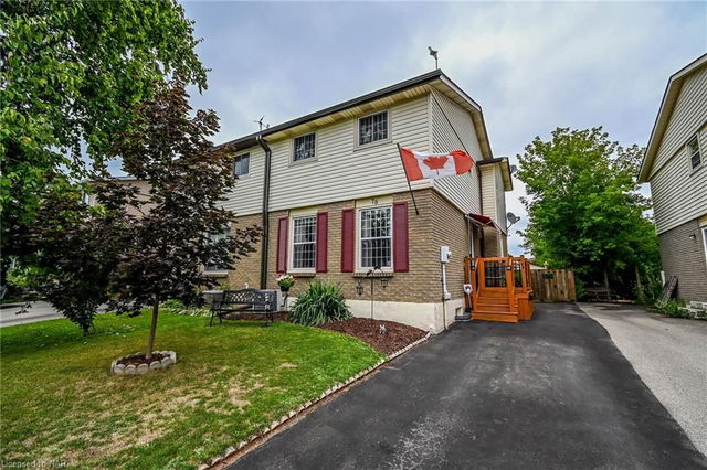 78 Graystone Crescent