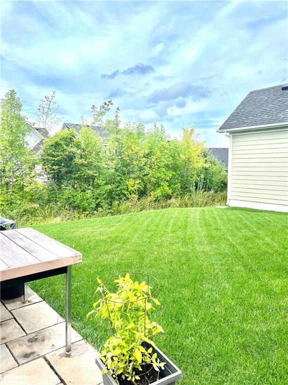 294 Yellow Birch Crescent
