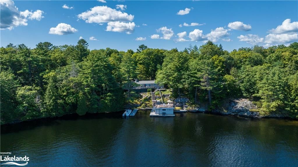 Single Family Residence sold at 6 M22 Muskadasa Island, Muskoka Lakes Twp, ON, P0C 1A0 - Medora - MLS: 40320238