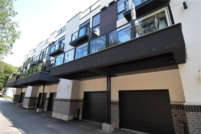 5 - 2 Brock Street S