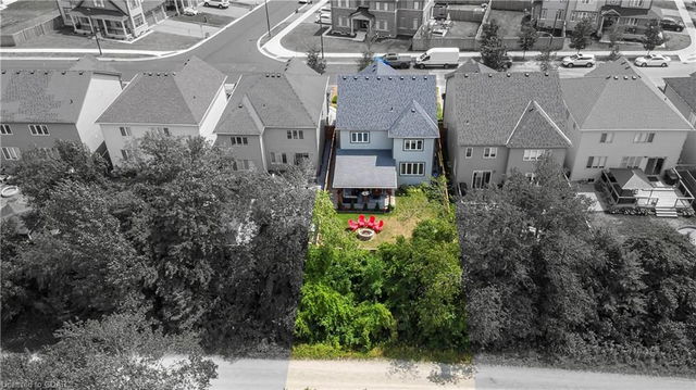 77 Mcfarlane Crescent