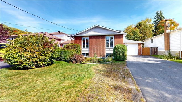 31 Southview Crescent