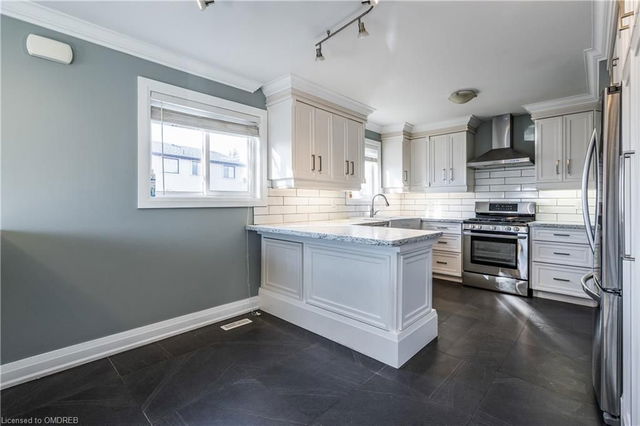 4 Mallard Crescent