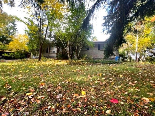 957 Lynn Valley Road