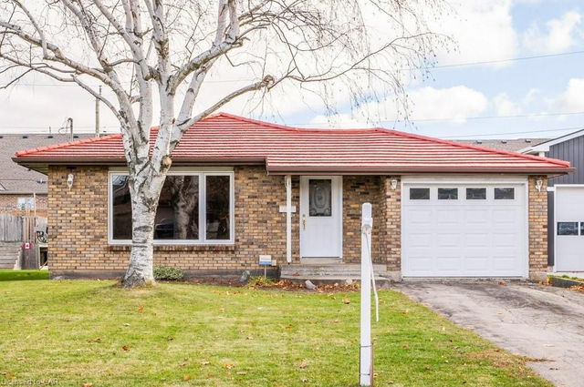 12 Lakeview Avenue