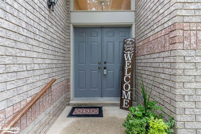 37 Timberland Crescent