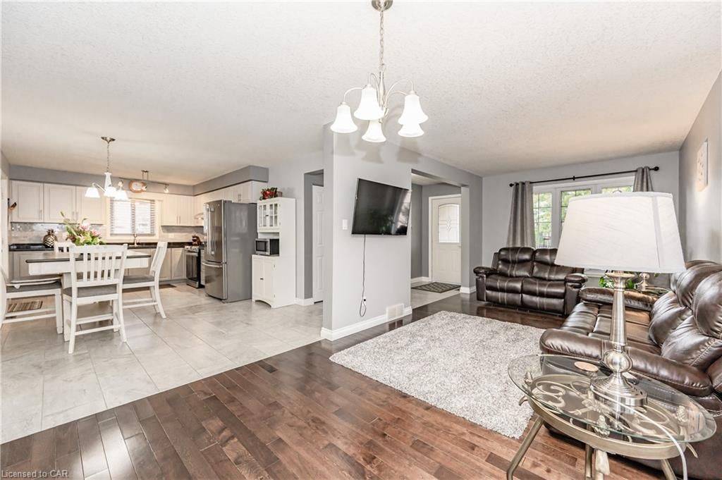 Single Family Residence sold at 11 Tradewinds Place, Kitchener, ON, N2N 3G4 - Forest Heights - MLS: 40346997