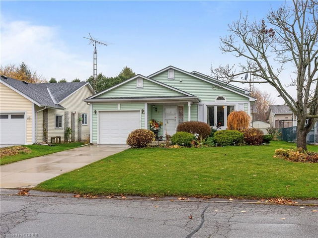 11 Leslie Avenue