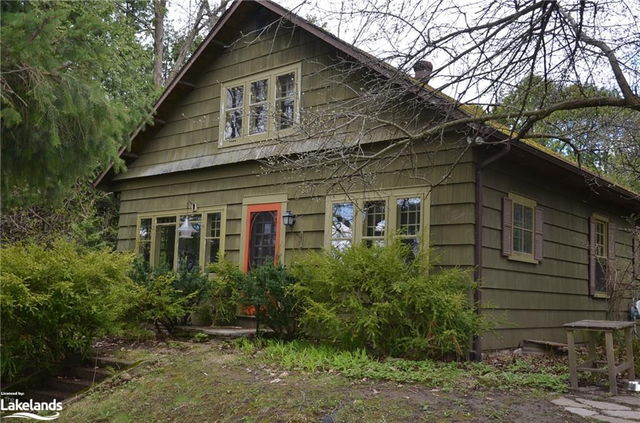 392 Bay Street