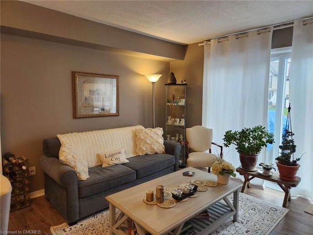 11 Laguna Parkway