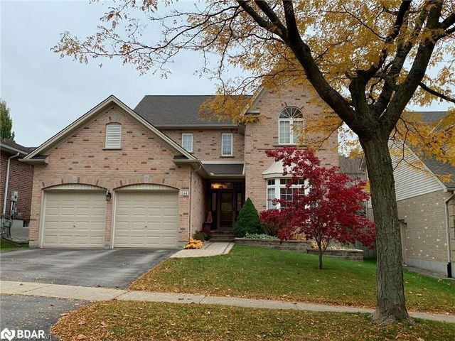 144 Meadowoak Crescent