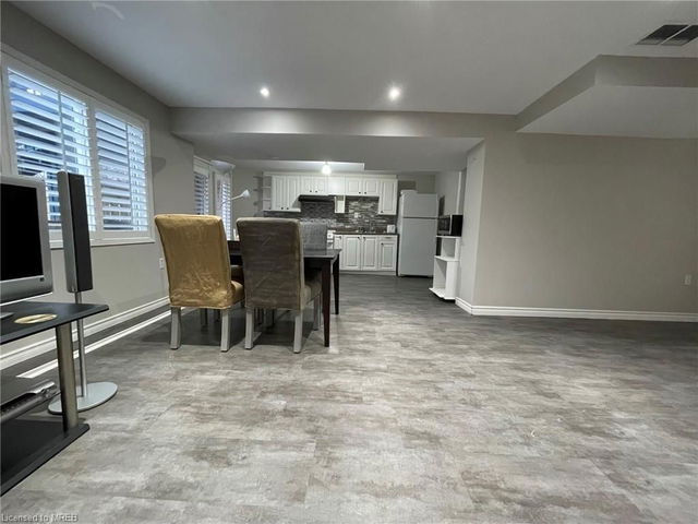 LOWER - 84 Marcy Crescent