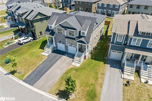 351 Yellow Birch Crescent