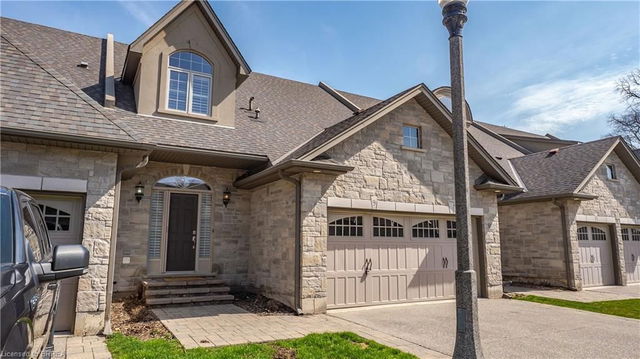 9 - 60 Dufferin Avenue
