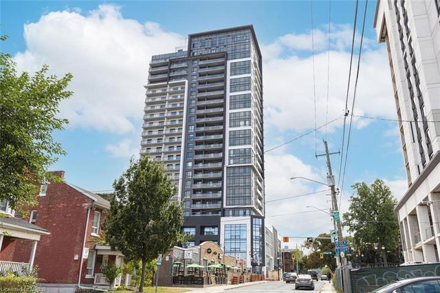1807 - 15 Queen Street