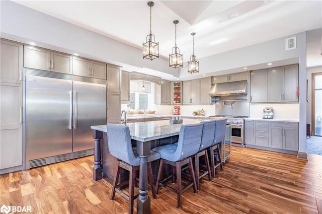 19 Bridle Path