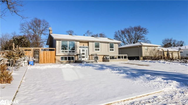 235 Cedar Crescent