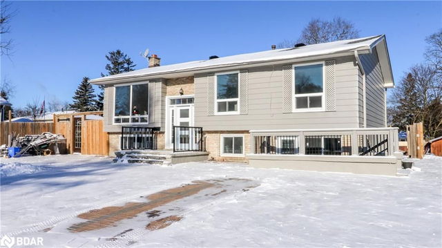 235 Cedar Crescent