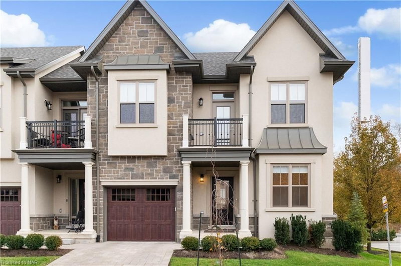 55 Aberdeen Lane S