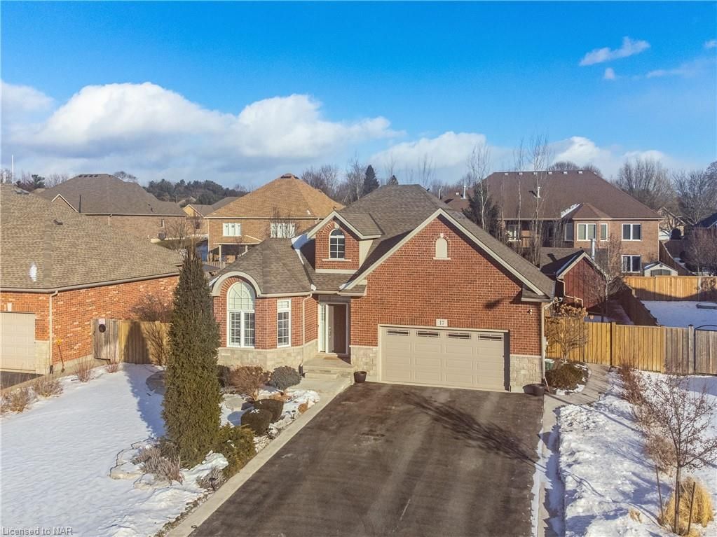 Single Family Residence sold at 17 Lampman Drive, Pelham, Pelham Fenwick, L0S 1C0 - MLS: 40372507