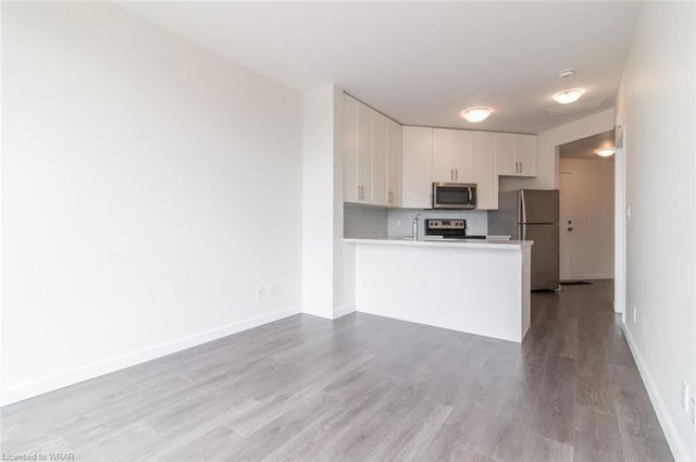 402 - 690 King Street