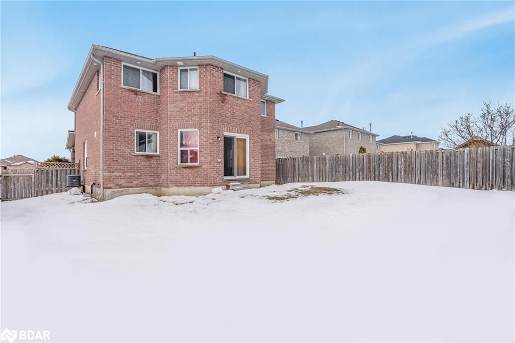 Single Family Residence sold at 148 Dean Avenue, Barrie, ON, L4N 0V7 - Painswick - MLS: 40375331