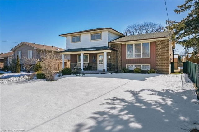 238 Slater Crescent