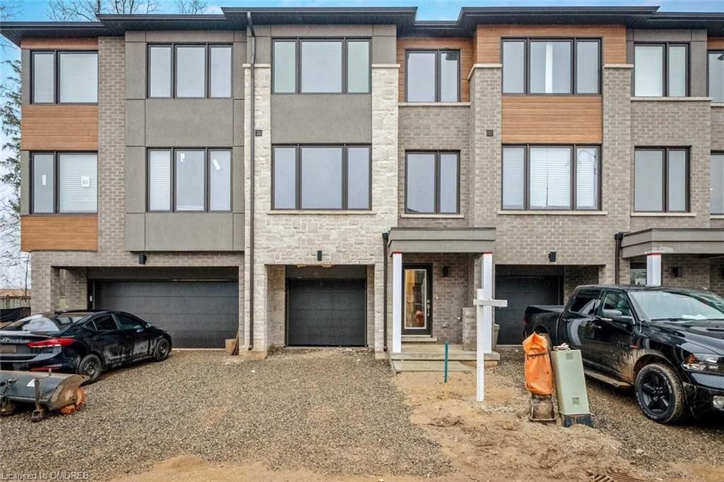 Row/Townhouse sold at 33 Briar Court, Georgetown, GE Georgetown, L7G 0P5 - MLS: 40377875