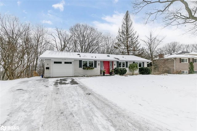 13 Vine Crescent