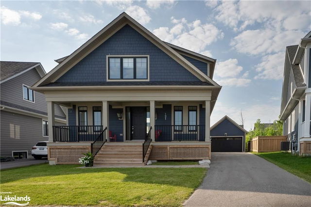 121 White Oak Crescent