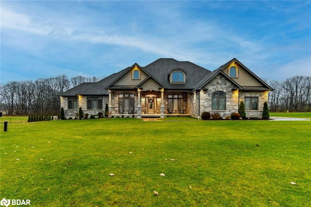 4428 North Valley Lane