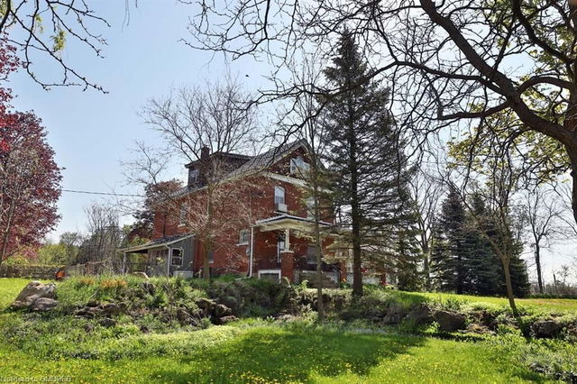 1694 Centre Road