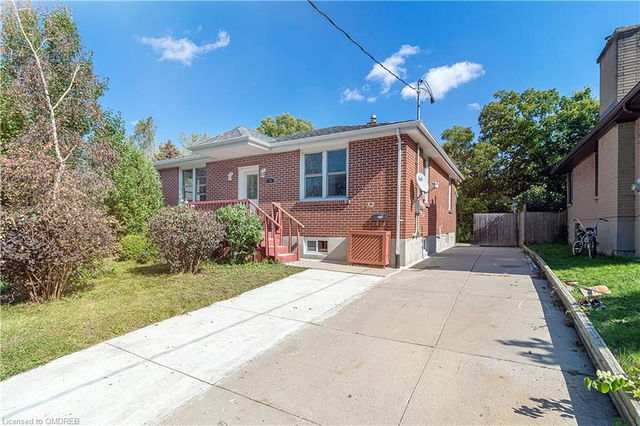 32 Gladstone Avenue