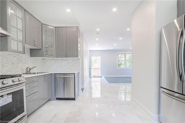 32 Gladstone Avenue