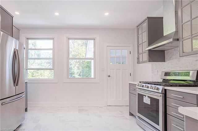 32 Gladstone Avenue