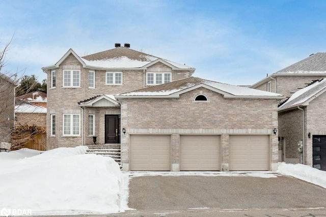 3 Silvercreek Crescent