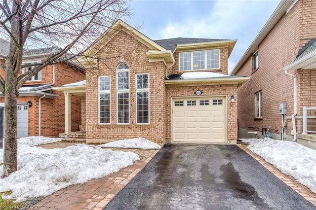 1332 Goldhawk Trail