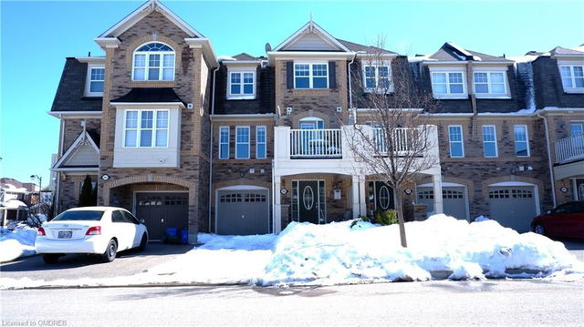 203 Woodley Crescent