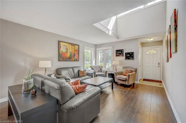 44A Hedge Lawn Drive