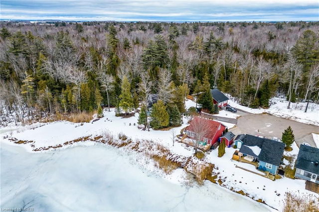 32 Algonquin Trail