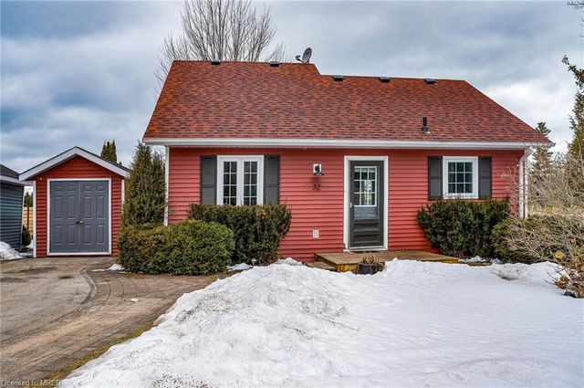 32 Algonquin Trail
